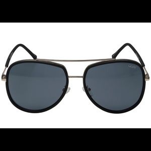 Quay ‘needing fame’ sunglasses see description